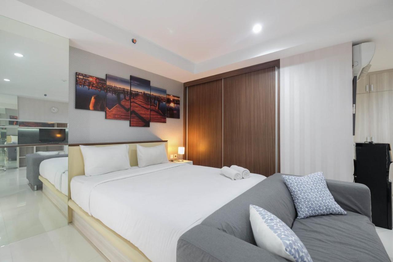 Apartemen Elegant And Comfy Azalea Cikarang By Travelio Bekasi