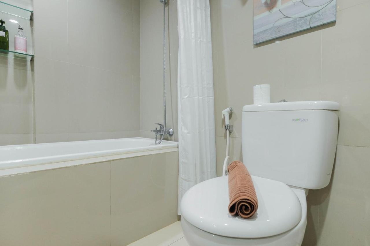 Elegant And Comfy Azalea Cikarang By Travelio * Bekasi