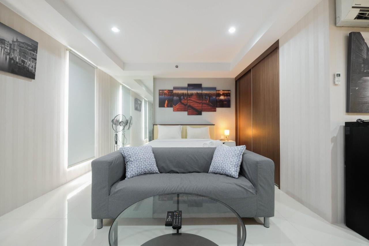 Elegant And Comfy Azalea Cikarang By Travelio